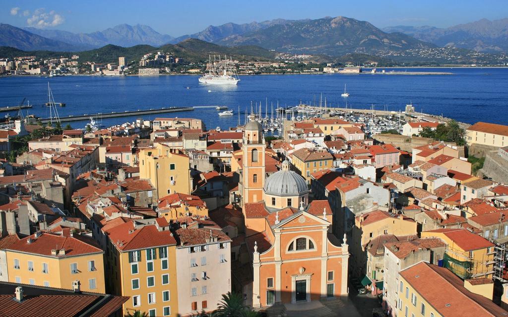 Appartements Au Coeur De La Vieille Ville Pietonne & Citadelle Ajaccio  Oda fotoğraf